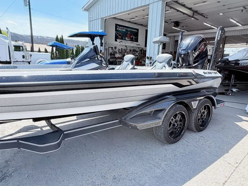 Slide: The Image of Skeeter FXR21 L - IN STOCK NOW 2022 - 28