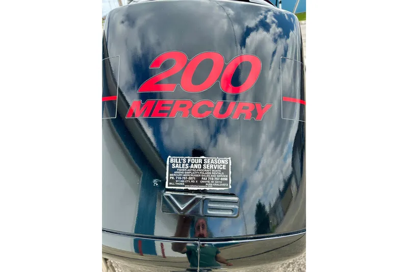Slide: The Image of 1994 Stratos 290 Ski-N-Fish with Mercury 200 V6 engine. - 12