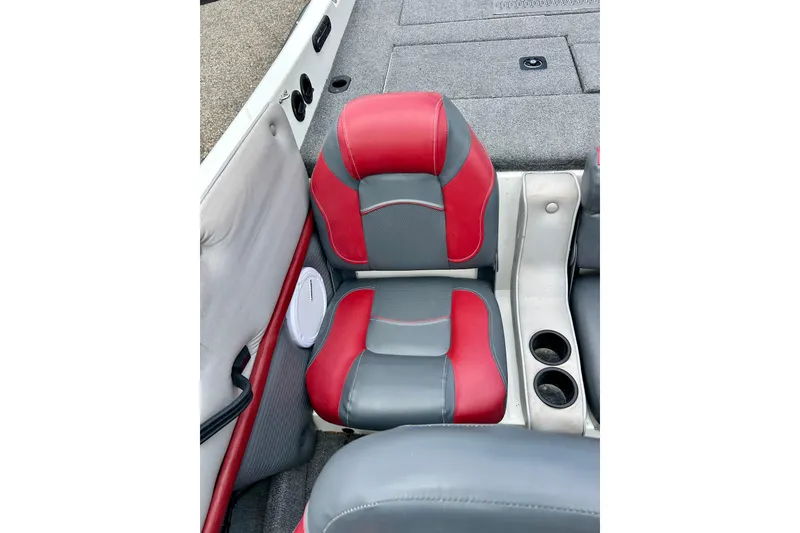 Slide: The Image of Red and gray seating in a 1994 Stratos 290 Ski-N-Fish boat interior. - 30