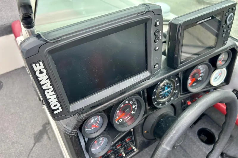 Slide: The Image of Dashboard of a 1994 Stratos 290 Ski-N-Fish with Lowrance electronics and gauges. - 35