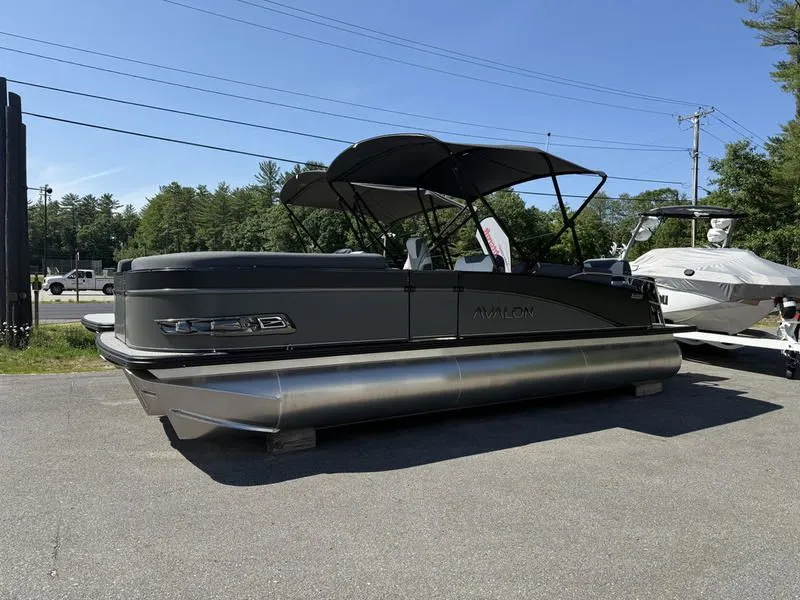 The Image of Avalon Catalina Quad Lounger 2025 - 1