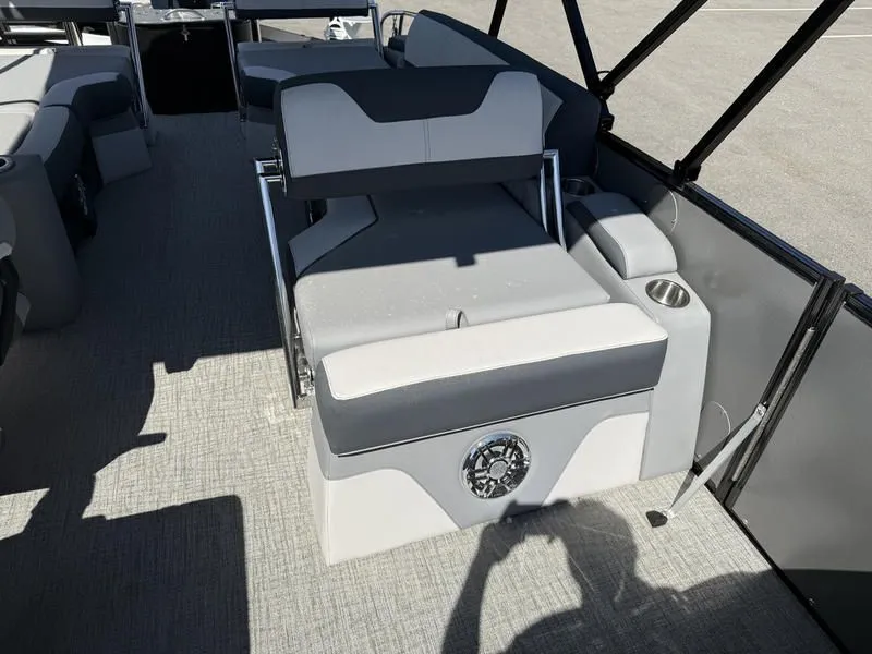 Slide: The Image of Avalon Catalina Quad Lounger 2025 - 10