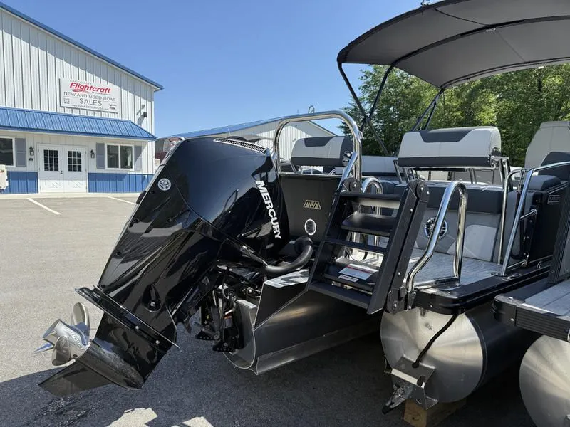 Slide: The Image of Avalon Catalina Quad Lounger 2025 - 15