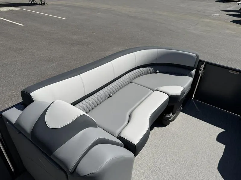 Slide: The Image of Avalon Catalina Quad Lounger 2025 - 6