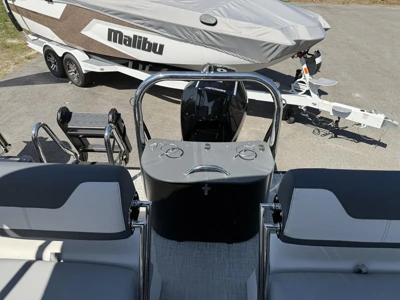 Slide: The Image of Avalon Catalina Quad Lounger 2025 - 8