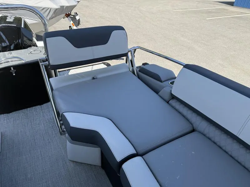 Slide: The Image of Avalon Catalina Quad Lounger 2025 - 9