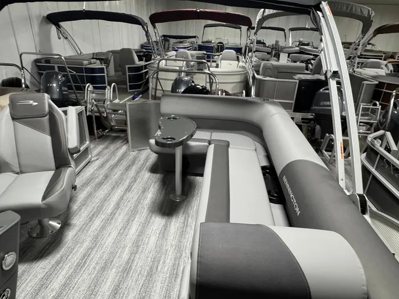 Slide: The Image of Bennington 20SL 2025 - 9