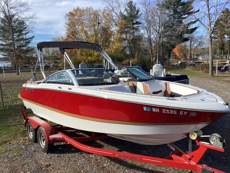 Slide: The Image of Four Winns H210 2018 - 11