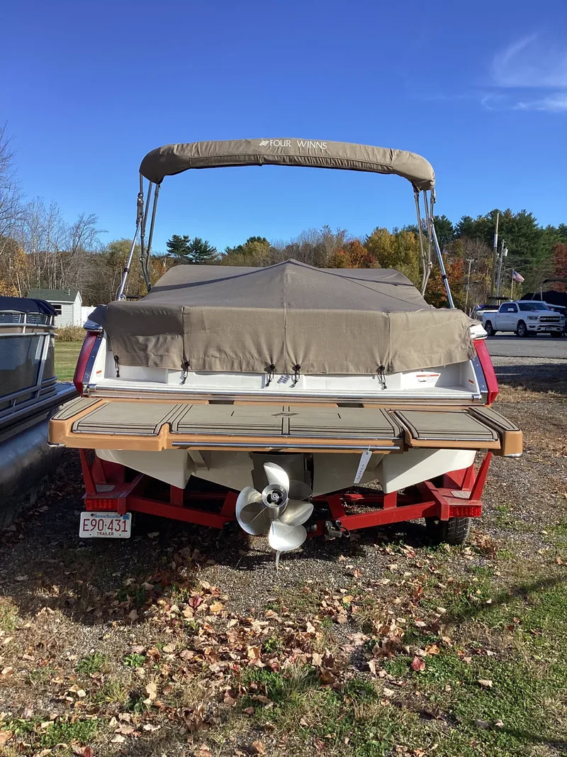 Slide: The Image of Four Winns H210 2018 - 3