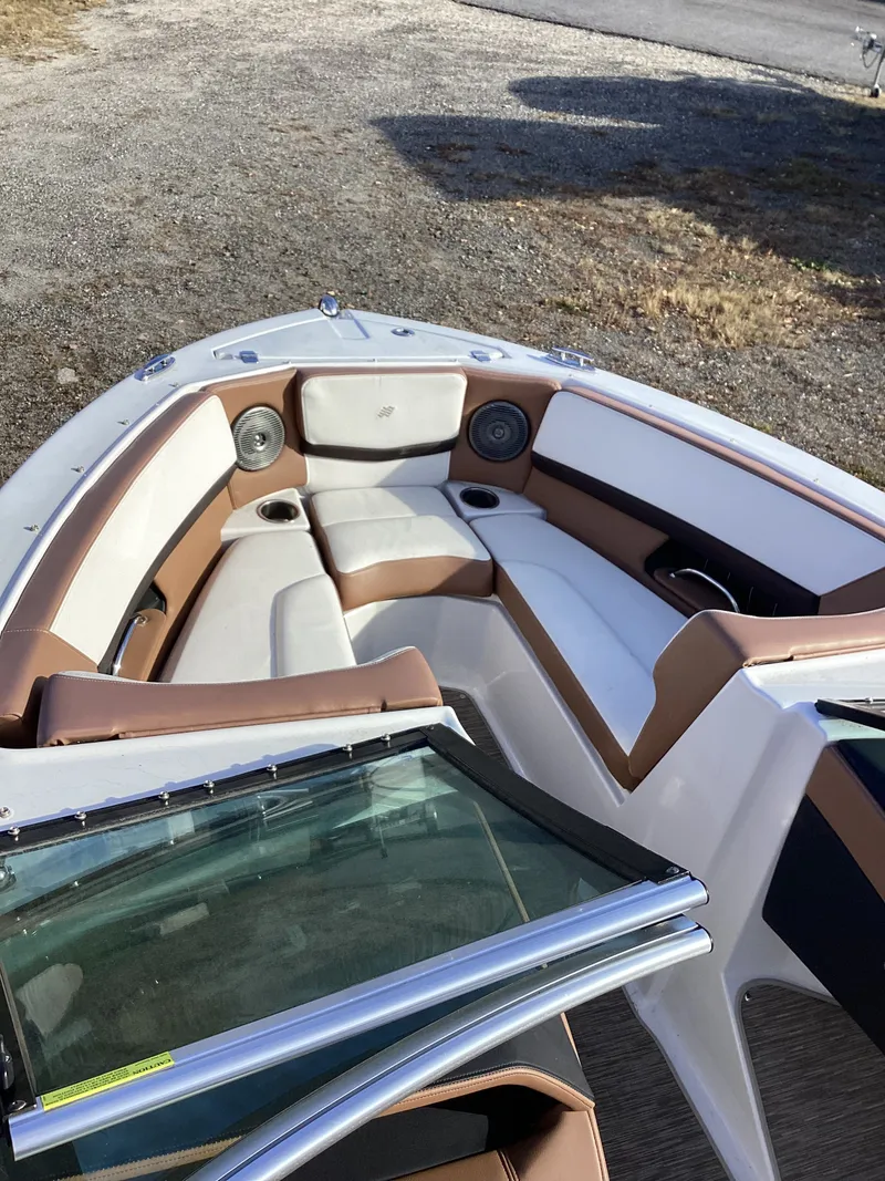 Slide: The Image of Four Winns H210 2018 - 9