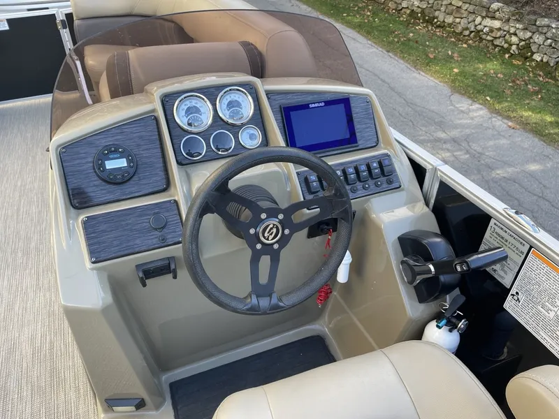 Slide: The Image of Sylvan Mirage 8524 LZ 2022 - 12