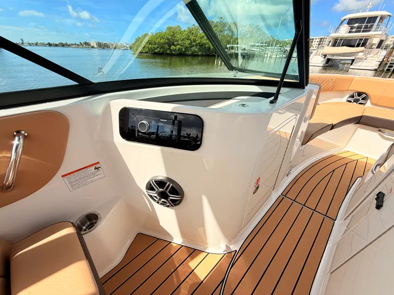 Slide: The Image of Sea Ray SDX 230 Outboard 2027 - 40