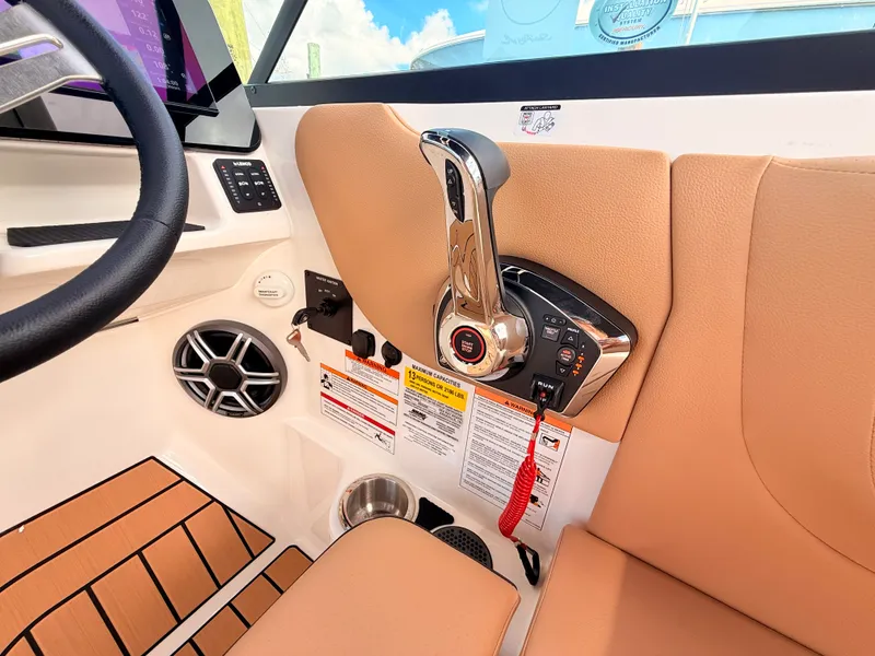 Slide: The Image of Sea Ray SDX 230 Outboard 2027 - 33