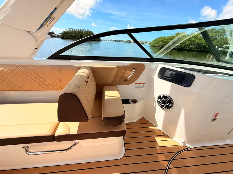 Slide: The Image of Sea Ray SDX 230 Outboard 2027 - 36