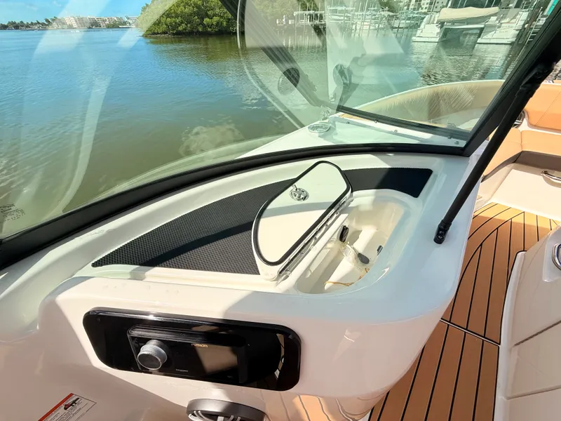 Slide: The Image of Sea Ray SDX 230 Outboard 2027 - 42
