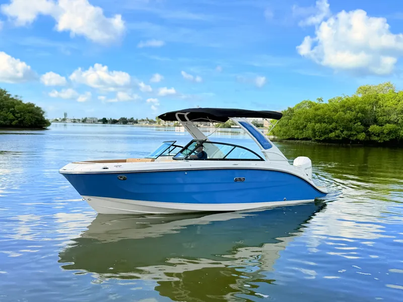 Slide: The Image of Sea Ray SDX 230 Outboard 2027 - 13