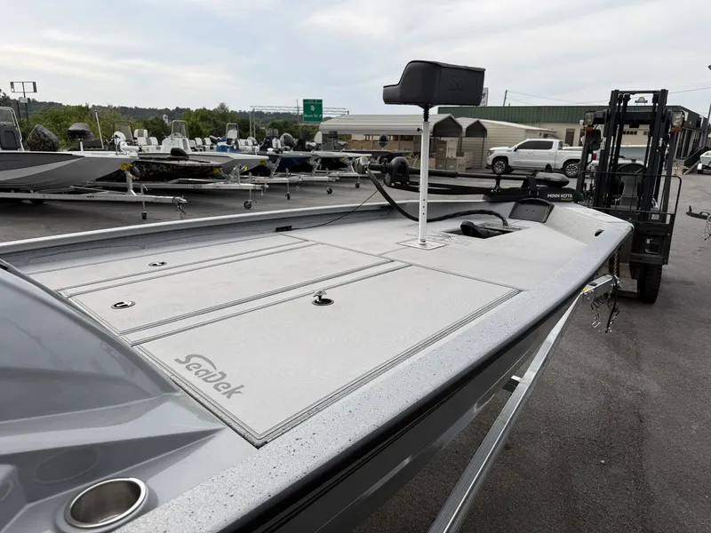 Slide: The Image of Xpress Hyper-Lift Bass Series H20 BASS 2026 - 5