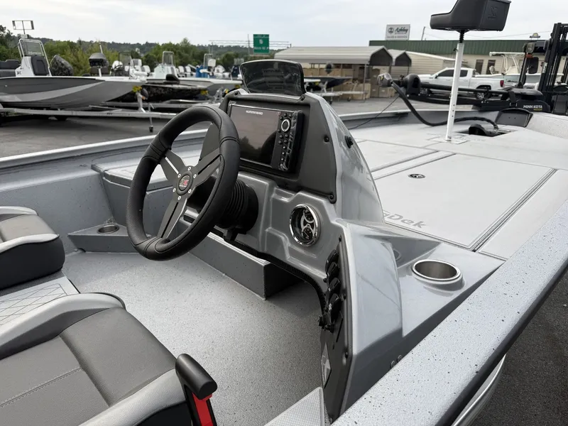 Slide: The Image of Xpress Hyper-Lift Bass Series H20 BASS 2026 - 8