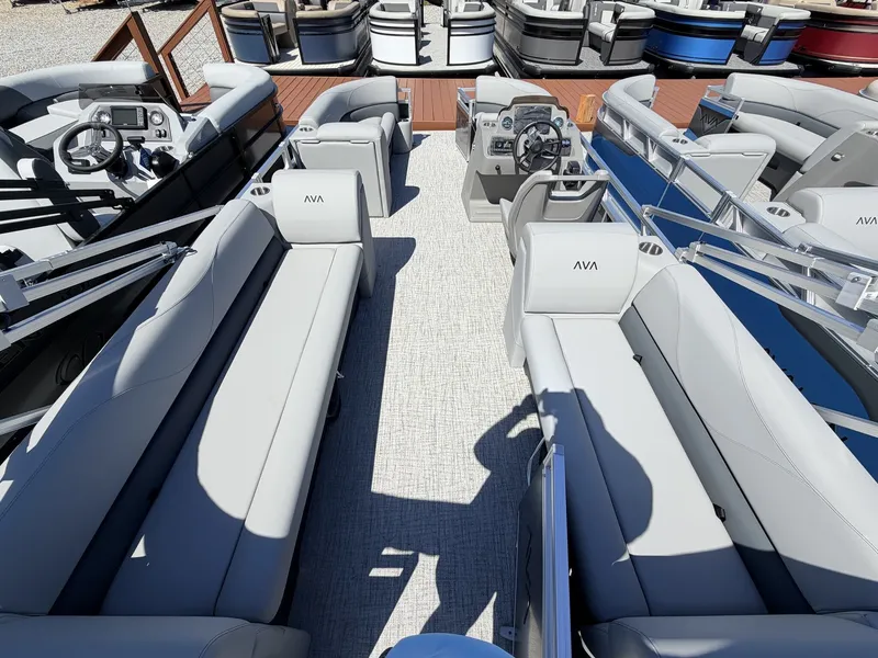 Slide: The Image of Avalon VLS 21 QUAD LOUNGER-115HP 2026 - 4