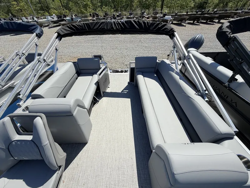 Slide: The Image of Avalon VLS 21 QUAD LOUNGER-115HP 2026 - 5
