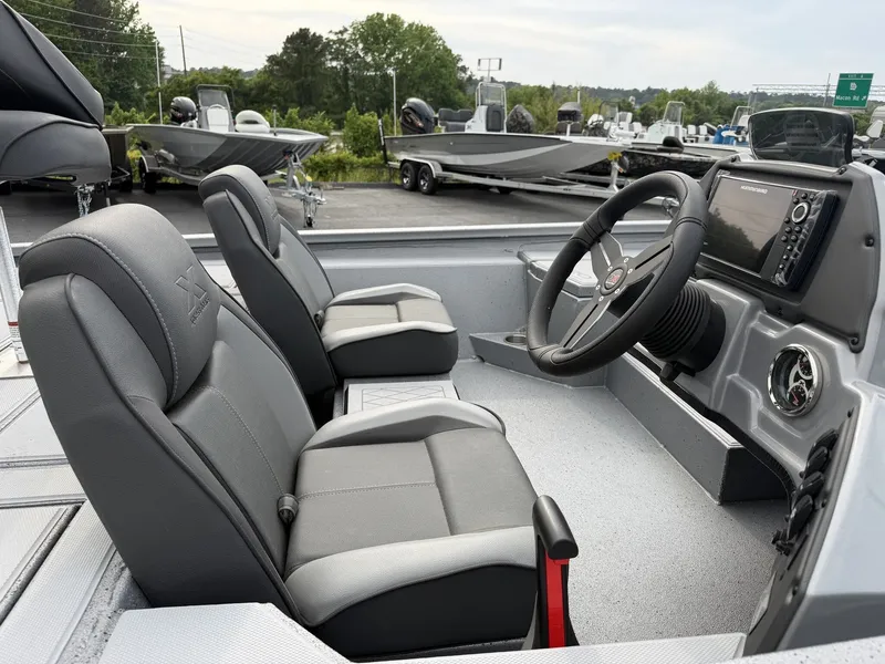 Slide: The Image of Xpress Hyper-Lift Bass Series H20 BASS 2026 - 9