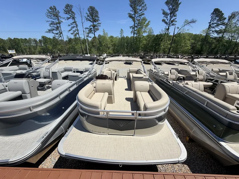 Slide: The Image of Avalon VLS 21 QUAD LOUNGER-90HP 2026 - 2