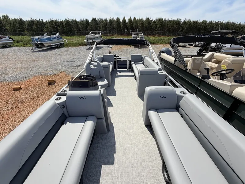 Slide: The Image of Avalon VLS 23 QUAD LOUNGER-140HP 2026 - 4