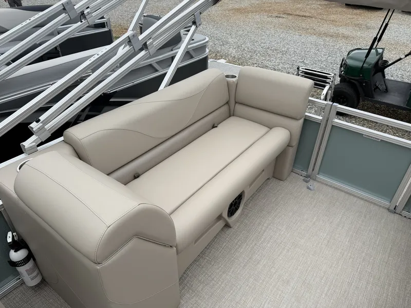 Slide: The Image of Avalon VLS 21 QUAD LOUNGER-115HP 2026 - 7