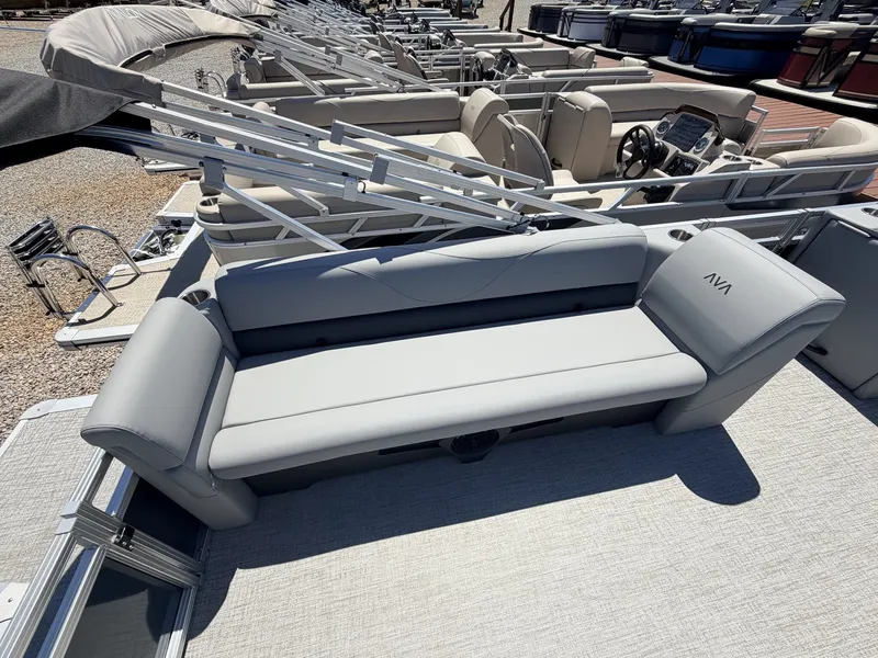 Slide: The Image of Avalon VLS 21 QUAD LOUNGER-115HP 2026 - 5