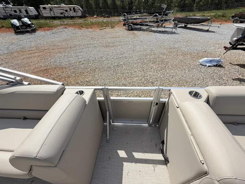 Slide: The Image of Avalon VLS 21 QUAD LOUNGER-115HP 2026 - 10