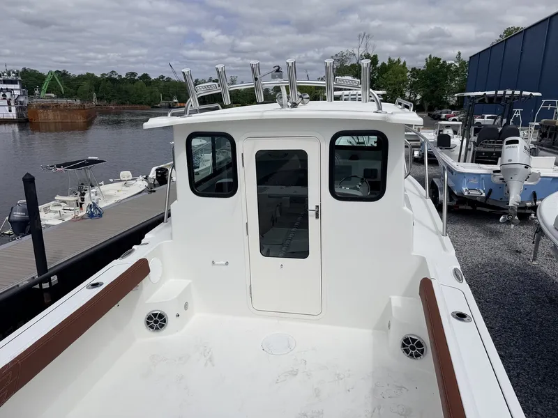 Slide: The Image of Parker Marine 227 Explorer WITH AC AND SEAKEEPER RIDE 2026 - 4
