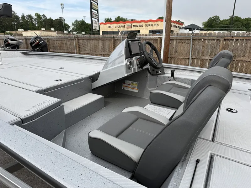 Slide: The Image of Xpress Hyper-Lift Bass Series H20 BASS 2026 - 10