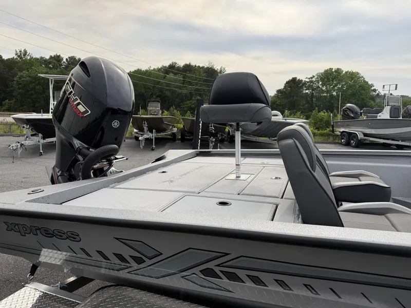 Slide: The Image of Xpress Hyper-Lift Bass Series H20 BASS 2026 - 7