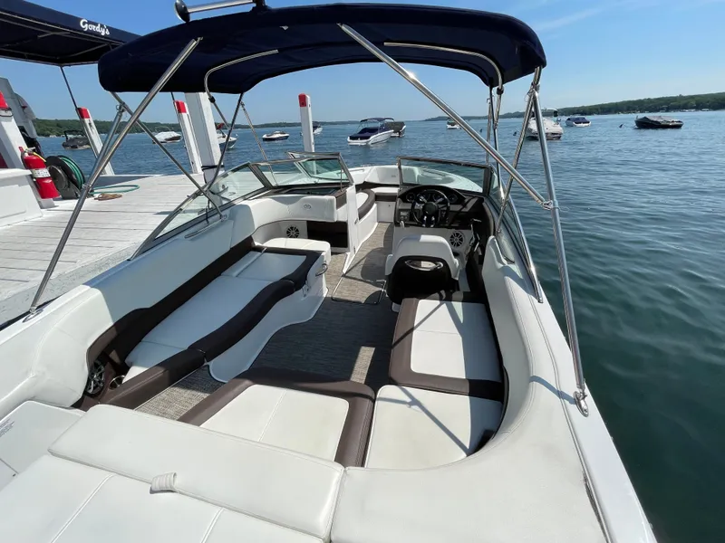 Slide: The Image of Cobalt 220S 2023 - 214