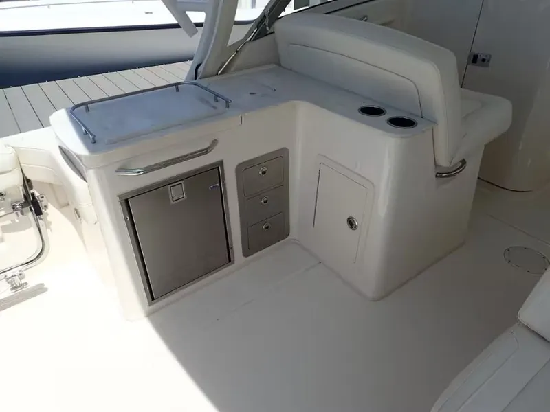 Slide: The Image of Grady-White Freedom 325 2022 - 8