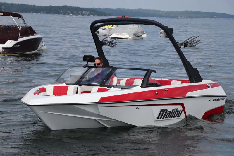 Slide: The Image of Malibu Wakesetter 20 VTX 2022 - 52