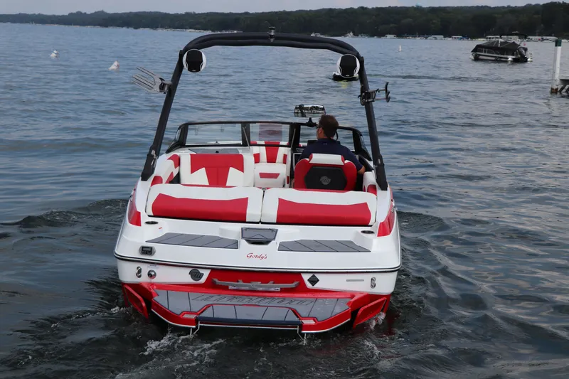 Slide: The Image of Malibu Wakesetter 20 VTX 2022 - 56