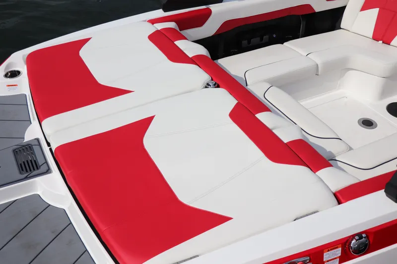 Slide: The Image of Malibu Wakesetter 20 VTX 2022 - 76