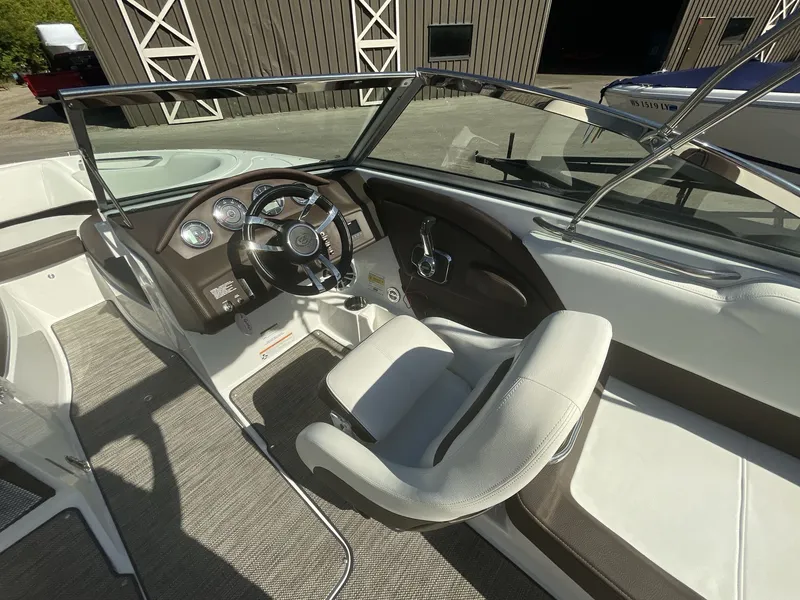 Slide: The Image of Cobalt 220S 2023 - 256