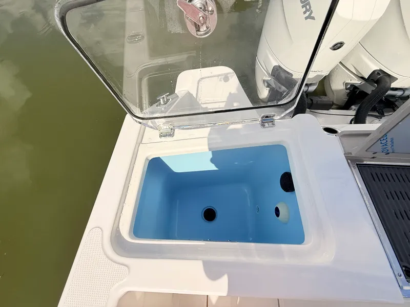 Slide: The Image of Boston Whaler 330 Vantage 2027 - 36