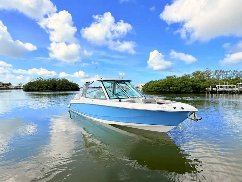 Slide: The Image of Boston Whaler 330 Vantage 2027 - 9