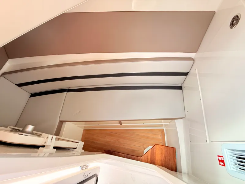 Slide: The Image of Boston Whaler 330 Vantage 2027 - 69