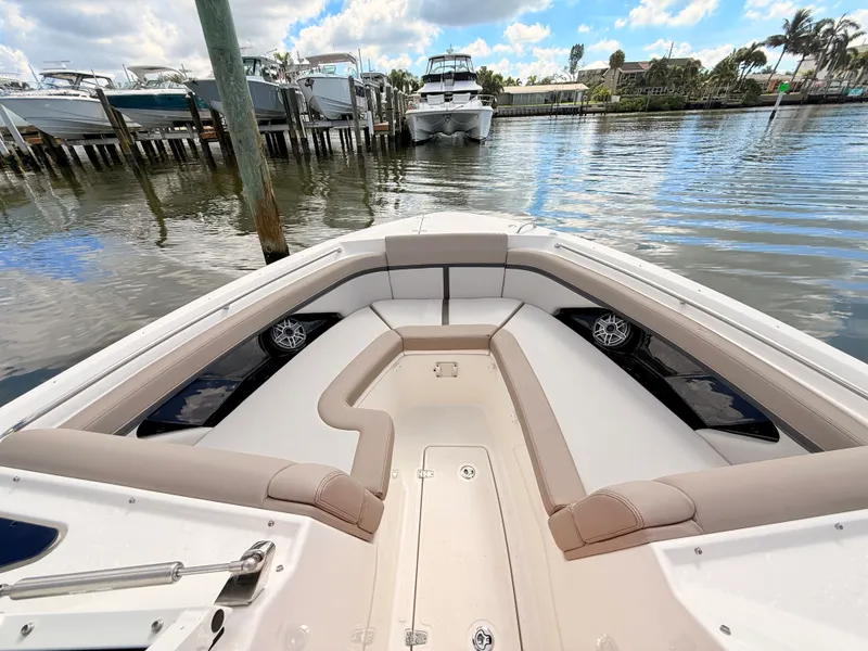 Slide: The Image of Boston Whaler 330 Vantage 2027 - 78