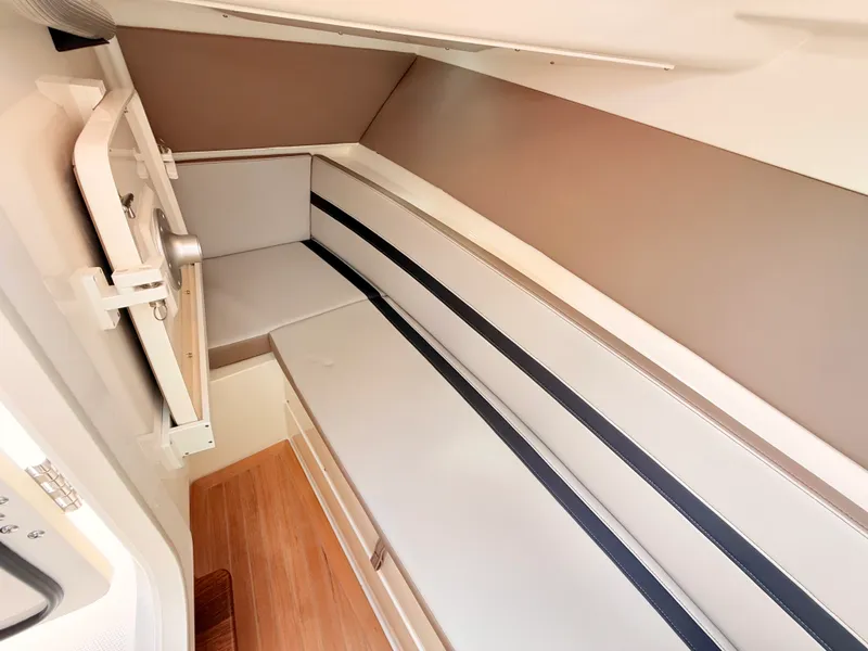 Slide: The Image of Boston Whaler 330 Vantage 2027 - 70