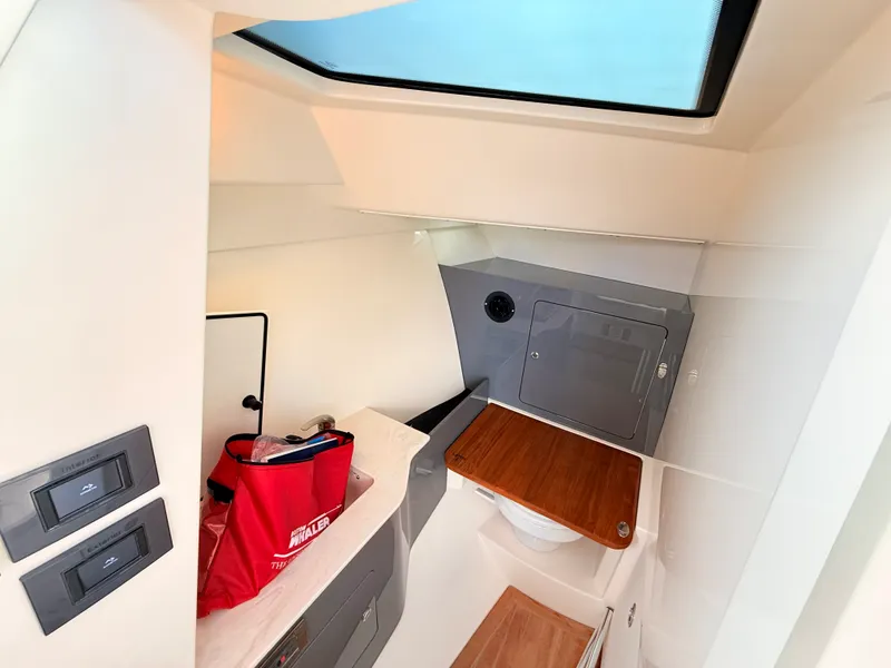 Slide: The Image of Boston Whaler 330 Vantage 2027 - 65