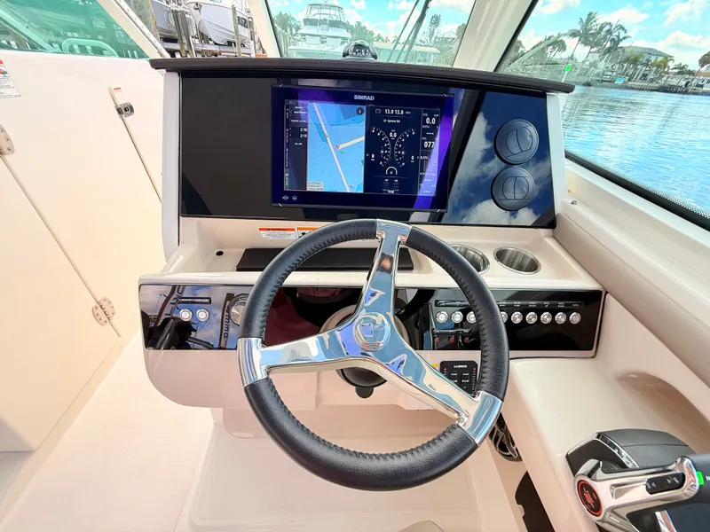 Slide: The Image of Boston Whaler 330 Vantage 2027 - 56