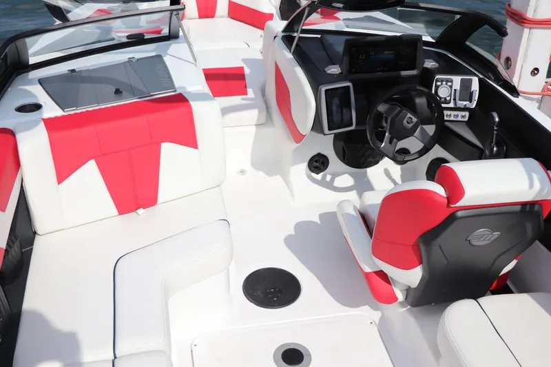 Slide: The Image of Malibu Wakesetter 20 VTX 2022 - 78