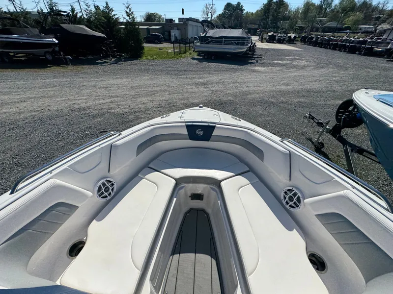 Slide: The Image of Chaparral 23 Surf 2021 - 32