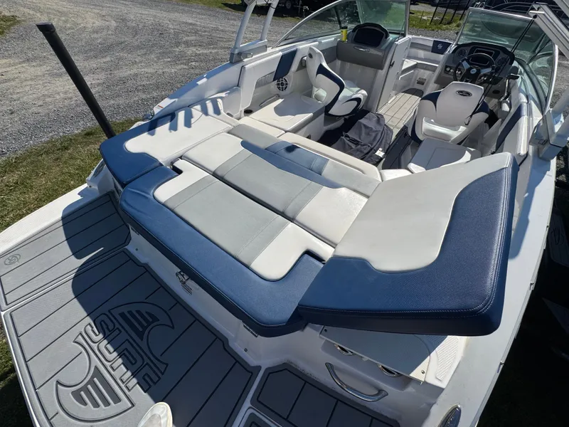 Slide: The Image of Chaparral 23 Surf 2021 - 25