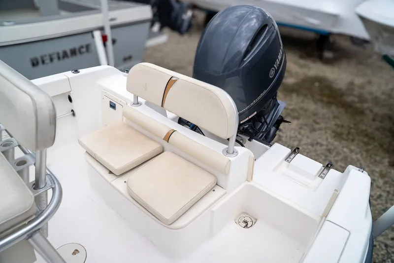 Slide: The Image of 2004 Mako 192 boat with Yamaha outboard motor. - 8